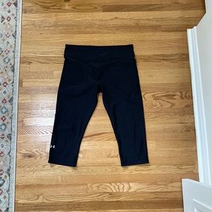 Under Armour Compression Cropped Workout Leggings
